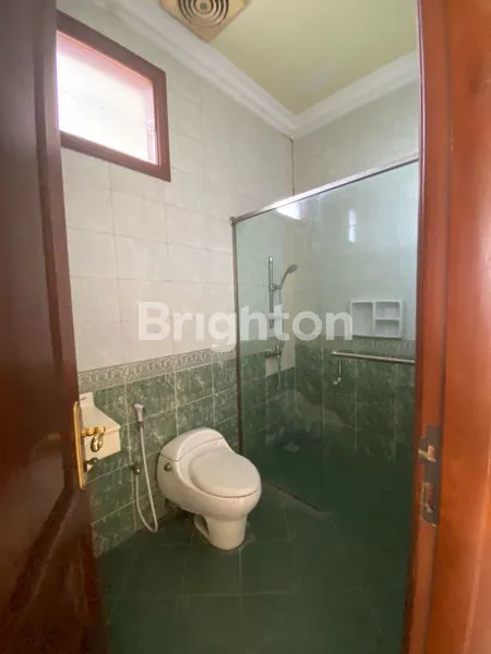 image RUMAH KLASIK 2 LANTAI DI PUSAT KOTA JL. IMAM BONJOL DEKAT JL. KARTINI (8)