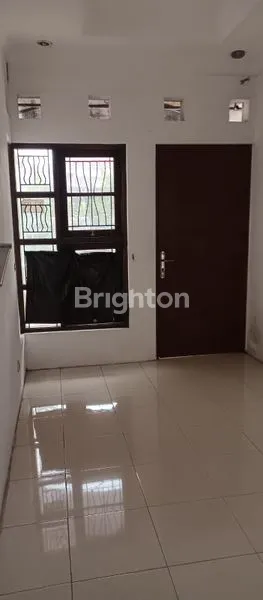 image DISEWAKAN RUMAH PURI SURYA JAYA (3)