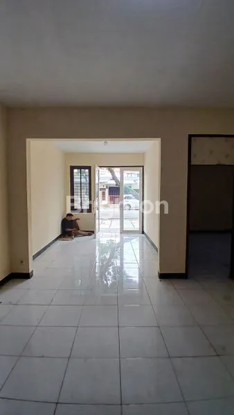 image RUMAH 2 LT DI KAWASAN STRATEGIS (2)