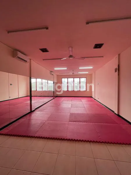 image JARANG ADA RUKO GWALK 3 LANTAI KAWASAN CITRALAND DI SURABAYA BARAT JAWA TIMUR. KOMERSIL AREA. COCOK UNTUK PERKANTORAN, BANK, USAHA LAINNYA. NOL JALAN RAYA BESAR, DEKAT PAKUWON MALL, SUPERINDO, CIPUTRA WATERPARK. KOMERSIL AREA. (3)