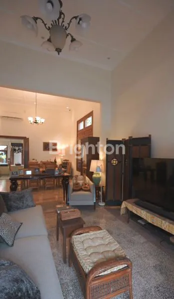 image RUMAH MEWAH GAYA BALI DI PUSAT KOTA SURABAYA, BALI STYLE SANCTUARY HOUSE (7)