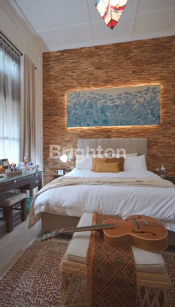 image RUMAH MEWAH GAYA BALI DI PUSAT KOTA SURABAYA, BALI STYLE SANCTUARY HOUSE (4)