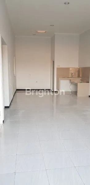 image RUMAH TERAWAT 1 LANTAI PERBATASAN SURABAYA WARU (2)