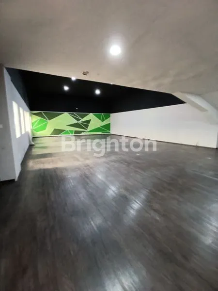 image DISEWAKAN GEDUNG DENGAN GUDANG DI JAKARTA, HANYA 1KM DARI WHOOSH KAI JAKARTA (7)