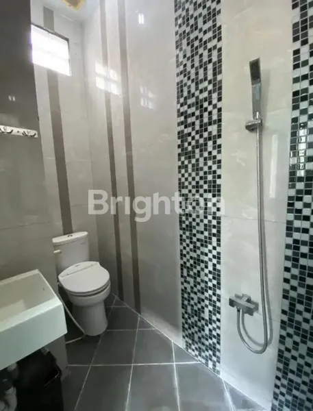 image RUMAH DI JALAN ADITYAWARMAN PUSAT KOTA SURABAYA TENGAH KOTA  (8)