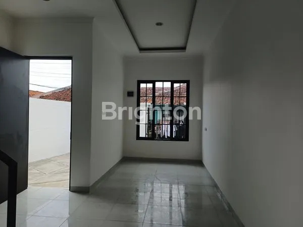 image RUMAH GAYA AMERICAN CLASIC SIAP HUNI LOKASI STRATEGIS DI BOGOR (2)