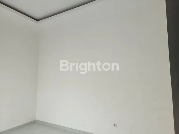 image RUMAH GAYA AMERICAN CLASIC SIAP HUNI LOKASI STRATEGIS DI BOGOR (3)