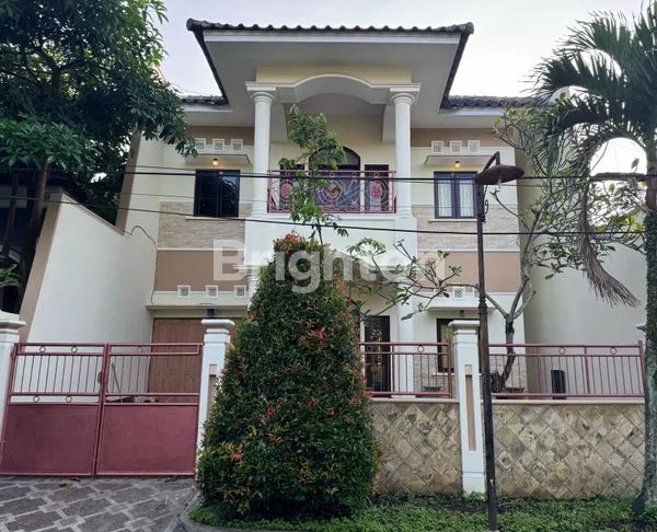 image RUMAH ASRI 2 LANTAI SIAP HUNI ONE GATE SISTEM LOKASI STRATEGIS (1)