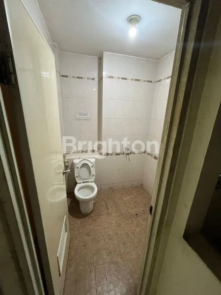 image RUKO 4 LANTAI STRATEGIS DI PINGGIR JALAN RAYA BESAR, COCOK UNTUK F&B, OFFICE, TRAVEL AGENT, RESTAURANT & INVESTASI BAGUS DI CIDENG JAKARTA PUSAT (3)