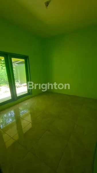 image RUMAH LUAS DI NGINDEN INTAN TENGAH (7)