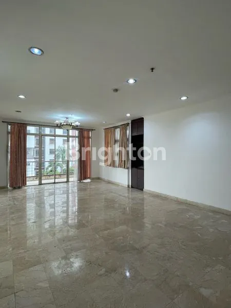 image APARTMENT STRATEGIS SEMI FURNISHED SIMPANG TIGA ANTASARI EMERALD RESIDENCE SIMATUPANG JAKARTA SELATAN (4)