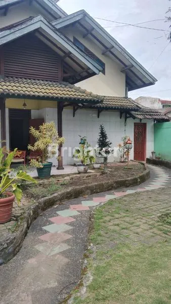 image DIJUAL RUMAH BAGUS DITENGAH KOTA MEDAN (2)