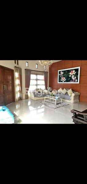 image RUMAH MEWAH BERKONSEP VILLA BALI PERUMAHAN PERMATA JINGGA SUHAT MALANG (3)
