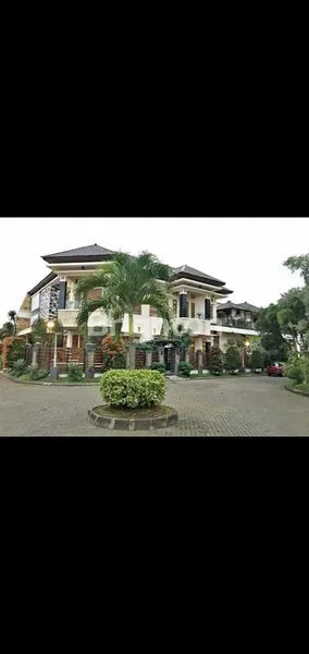 image RUMAH MEWAH BERKONSEP VILLA BALI PERUMAHAN PERMATA JINGGA SUHAT MALANG (1)