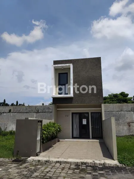 image RUMAH PRIMARY PARKVIEW RESIDENCE KEDIRI (1)