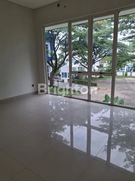 image RUMAH HOOK DI CLUSTER HILL TOP SENTUL CITY (8)
