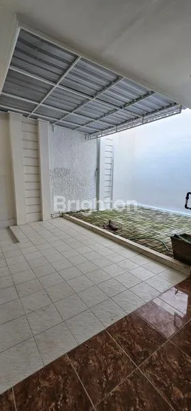 image RUMAH MEWAH 2 LANTAI DI GARDENIA ESTATE, BANYUWANGI, JAWA TIMUR (5)