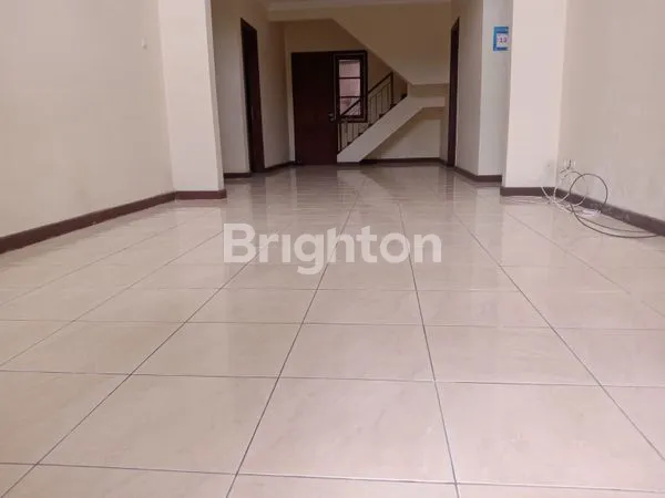 image DIJUAL RUMAH FULLERTON CITRALAND DEKAT ROYAL PARK VILLA TAMAN TELAGA STAMFORD (2)