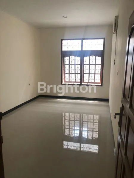 image RUMAH SIAP PAKAI BISA UNTUK USAHA MALEER GATOT SUBROTO (6)