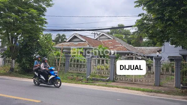 image TANAH DAN BANGUNAN LOKASI STRATEGIS (1)