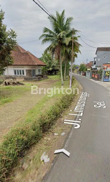 image RUMAH PENINGGALAN JAMAN BELANDA DI PUSAT KOTA CIAMIS\U2611\UFE0FKAMAR TIDUR = 8\U2611\UFE0FKAMAR MANDI = 4\U2611\UFE0FLISTRIK 1300  WATT BANGUNAN TERLETAK DI JL. R.E. MARTADINATA KOTA CIAMIS JAWA BARAT (5)