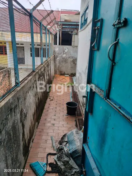 image RUMAH DENGAN BANYAK KAMAR DI SETIABUDI (4)