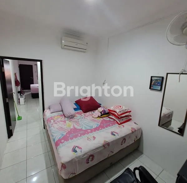 image RUMAH JELAMBAR 3 LANTAI TERAWAT 4 KAMAR ,ROW JALAN 2 MOBIL JAKARTA BARAT (3)
