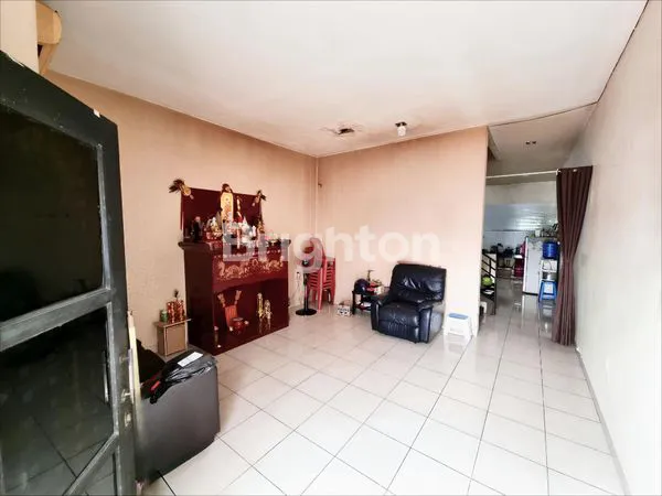 image RUMAH DENGAN TANAH LUAS DI INTI KOTA MEDAN - DAERAH BILAL KRAKATAU - HARGA BAGUS (2)