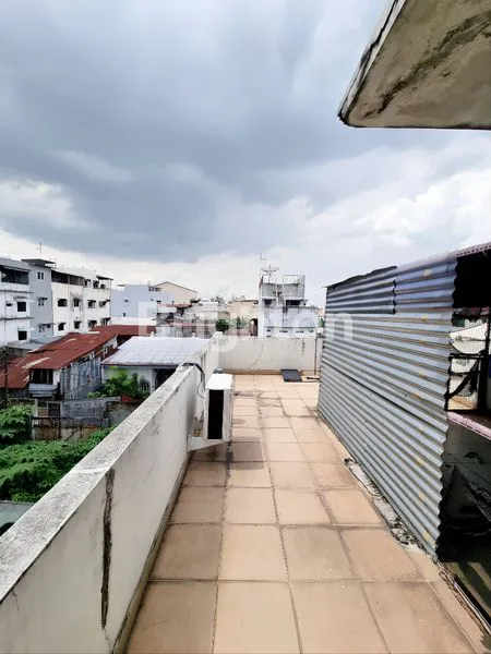 image RUMAH DENGAN TANAH LUAS DI INTI KOTA MEDAN - DAERAH BILAL KRAKATAU - HARGA BAGUS (8)