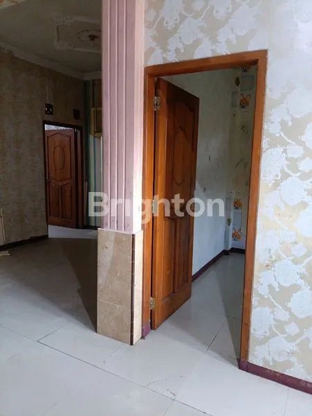 image RUMAH KLASIK DI BABATAN PRATAMA (5)