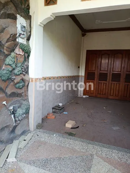 image RUMAH KLASIK DI BABATAN PRATAMA (2)