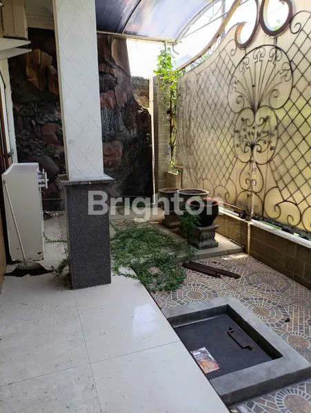 image RUMAH KLASIK DI BABATAN PRATAMA (3)