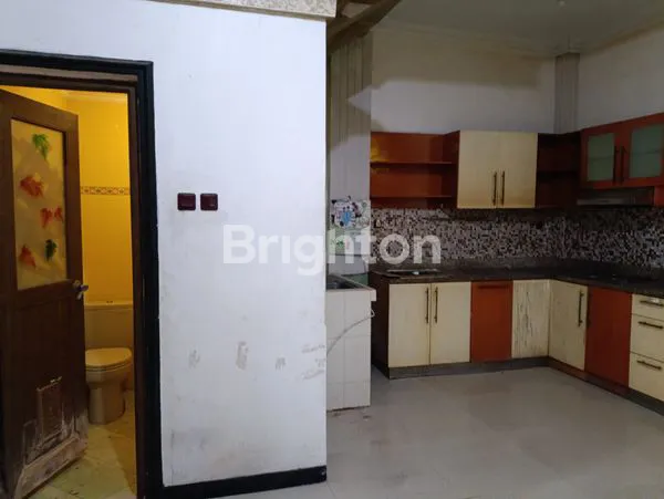 image RUMAH KLASIK DI BABATAN PRATAMA (4)