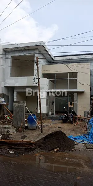 image RUMAH BARU GRESS, BAGUS DAN MINIMALIS DI SUTOREJO (2)