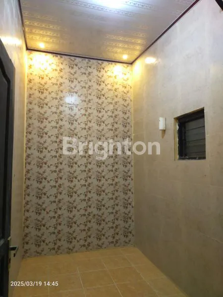 image RUMAH 2 LANTAI UNDER 500 JUTA DINDING FULL KERAMIK RANGKA GALVALUM ATAP RUMAH ROOFTOP BONUS AC LEMARI SPRING BED UKURAN BESAR (5)