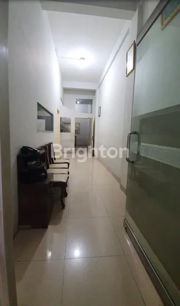 image RUKO GANDENG 3 LANTAI DI MERUYA (5)