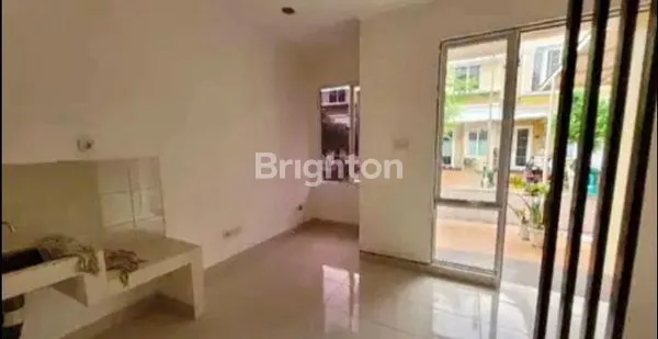 image RUMAH 2 LANTAI DI GADING SERPONG (2)