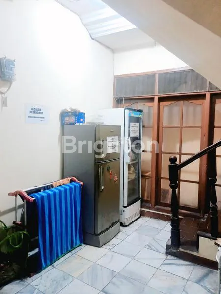 image RUMAH KOST/KOS AKTIF KARYAWAN & MAHASISWA  2 LANTAI, FULL FURNISHED, PARKIR LUAS, STRATEGIS & BEBAS BANJIR DI COMMERCIAL AREA TANJUNG DUREN JAKARTA BARAT (3)