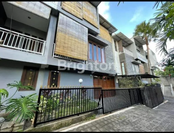 image TOWNHOUSE BERLOKASI STRATEGIS DI DAERAH SANUR DENPASAR (1)