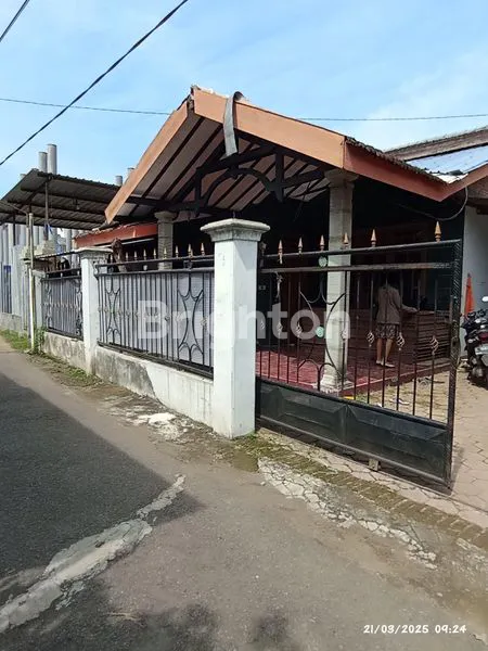 image RUMAH DEKAT TOL DI JL. KAWI KEDIRI (3)