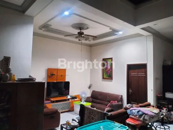 image RUMAH 2 LANTAI SIAP HUNI DI BOULEVARD (4)