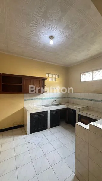 image RUMAH CANTIK TERAWAT, SIAP HUNI DI DAERAH PADASUKA CIMAHI (2)