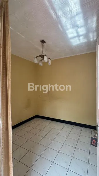 image RUMAH CANTIK TERAWAT, SIAP HUNI DI DAERAH PADASUKA CIMAHI (6)