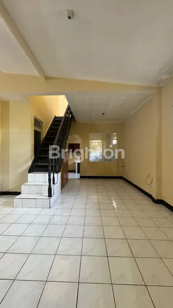 image RUMAH CANTIK TERAWAT, SIAP HUNI DI DAERAH PADASUKA CIMAHI (3)