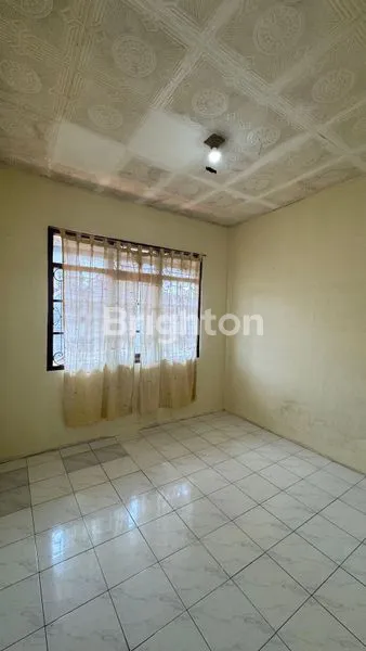 image RUMAH CANTIK TERAWAT, SIAP HUNI DI DAERAH PADASUKA CIMAHI (4)