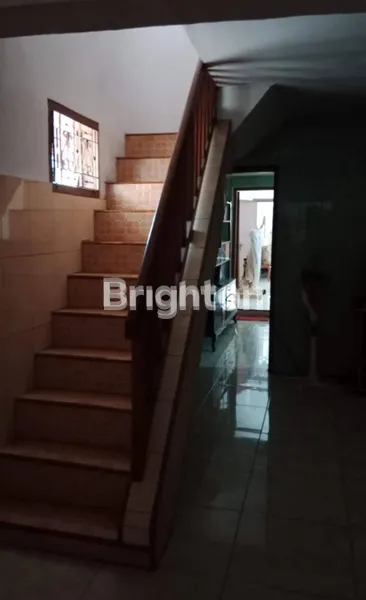 image DIJUAL RUMAH PETEMON SIAP HUNI, ANTI BANJIR LETAK STRATEGIS TENGAH KOTA SURABAYA. (4)