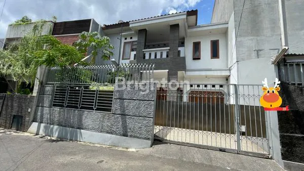 RUMAH DIJUAL LOKASI PREMIUM BERTINGKAT DI TEBET