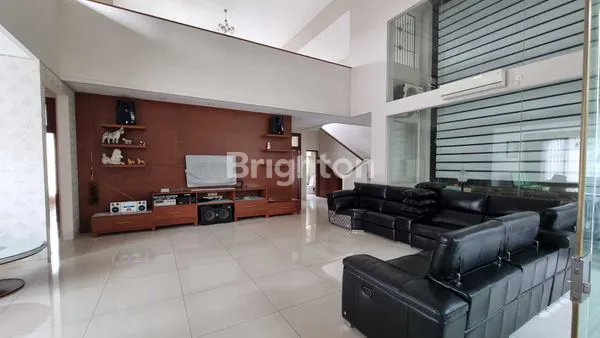 image RUMAH MEWAH DIPUSAT KOTA MALANG (4)