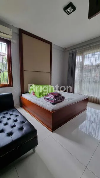 image RUMAH MEWAH DIPUSAT KOTA MALANG (6)