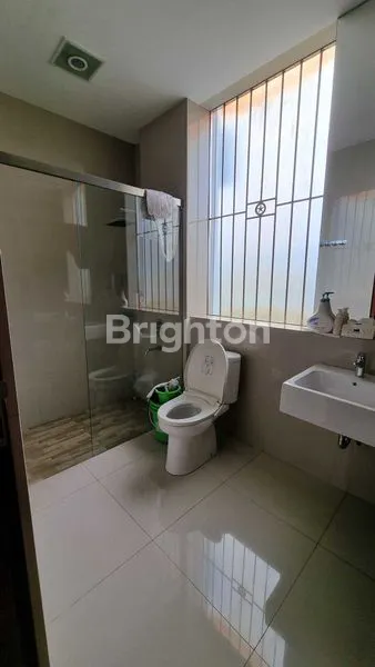 image RUMAH MEWAH DIPUSAT KOTA MALANG (8)